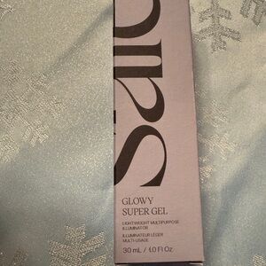 Saie Illuminating Gel in Lavender Box